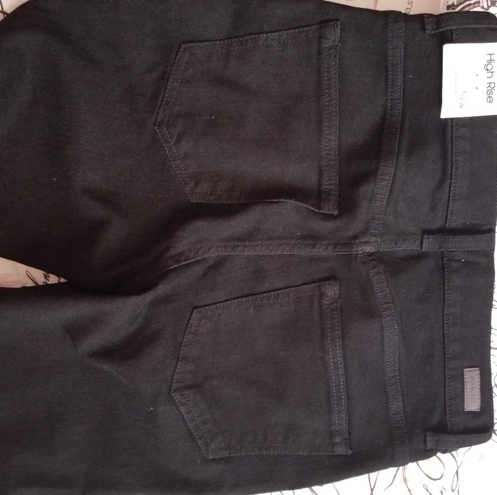 Sneak Peek New Jeans